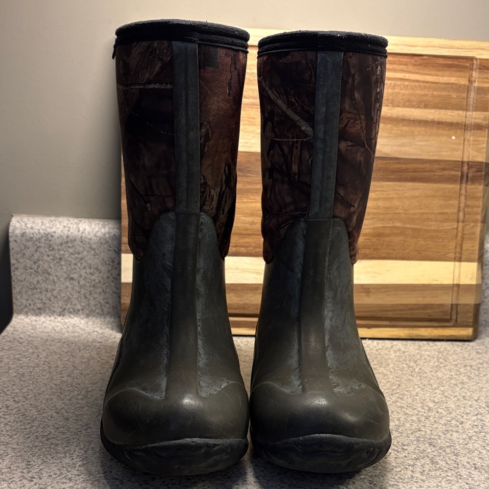 Boys Bogs Camo Waterproof Rubber Hunting Boots Size 4 - Picture 4 of 5